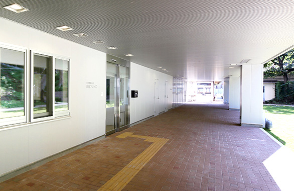 内観・外観のイメージ ピロティ