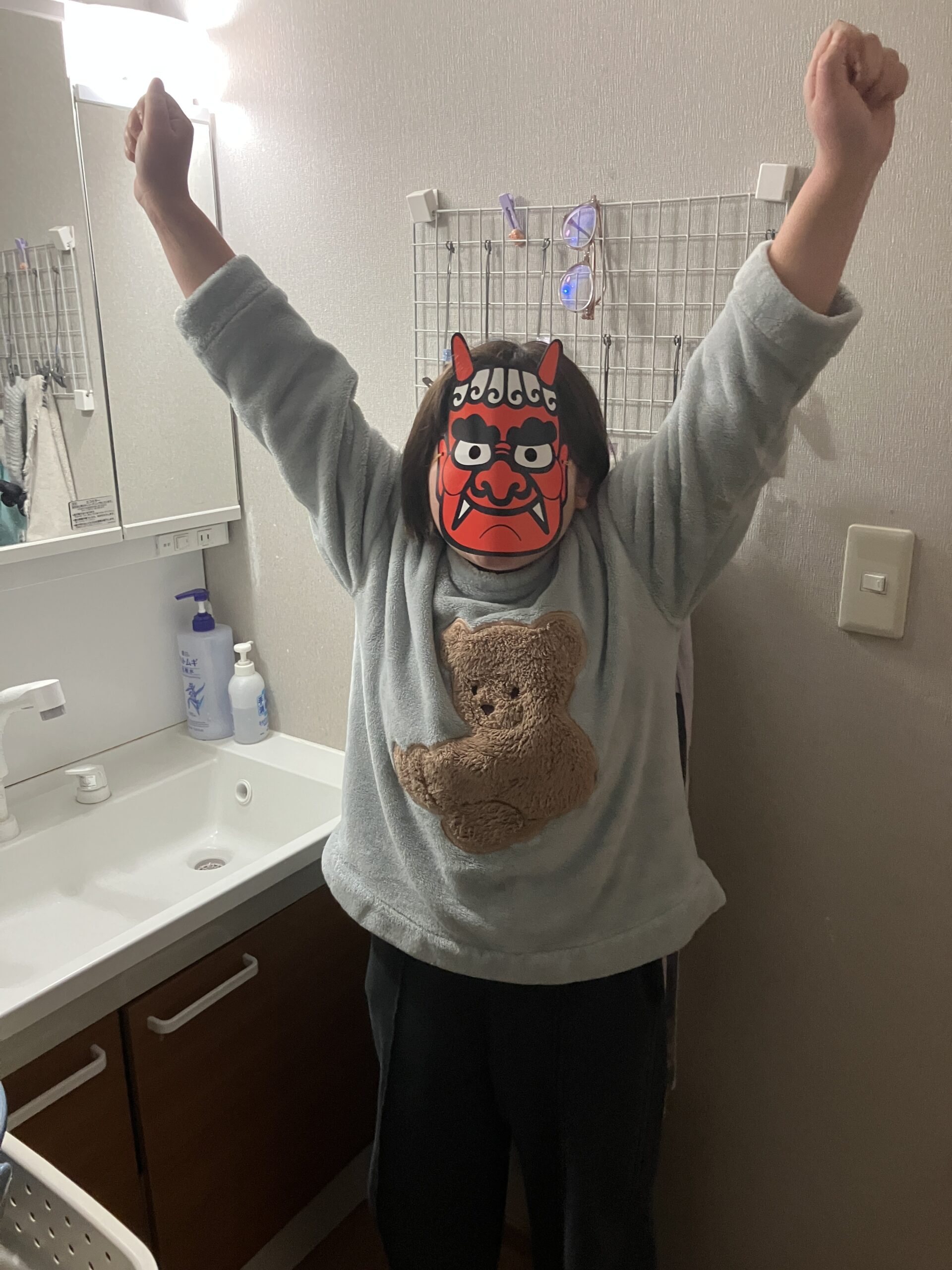 鬼になりきる子ども